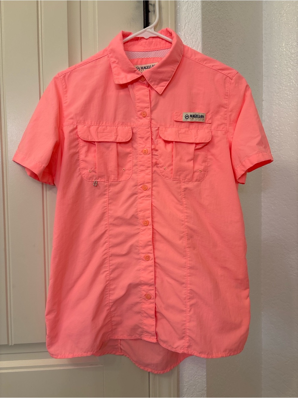 Magellan Outdoor Fish Gear Women’s Small Coral Pink Fishing Shirt Moisture Wick